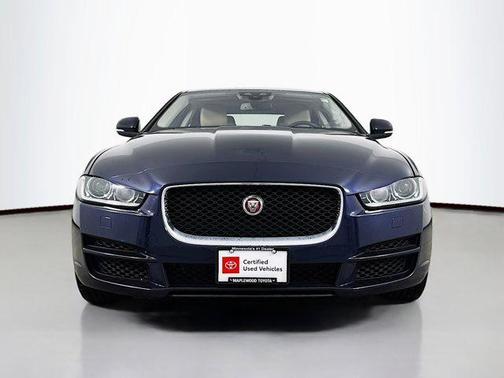2017 Jaguar XE 35t Premium