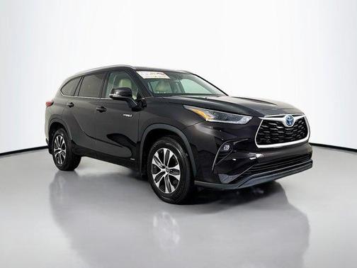 2021 Toyota Highlander Hybrid XLE