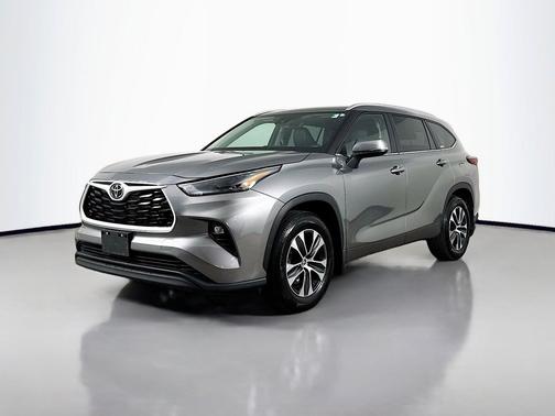 Heavy Metal 2025 Toyota Highlander XLE