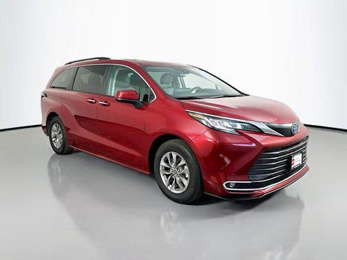 2023 Toyota Sienna XLE