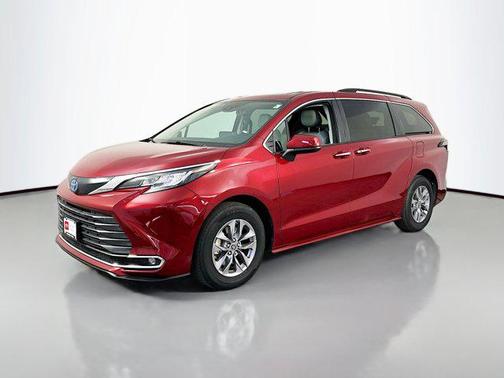 2023 Toyota Sienna XLE