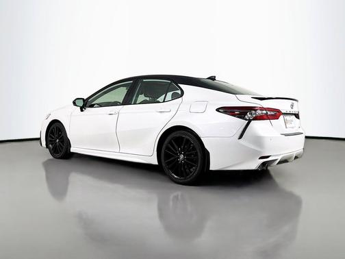 Wind Chill Pearl/Midnight Black Metallic 2024 Toyota Camry XSE