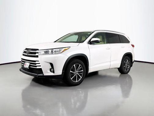Blizzard Pearl 2017 Toyota Highlander XLE