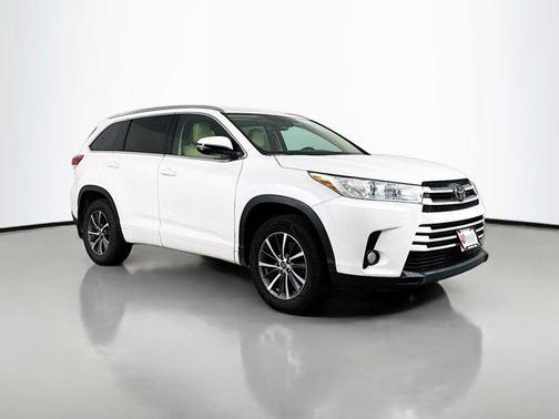 Blizzard Pearl 2017 Toyota Highlander XLE