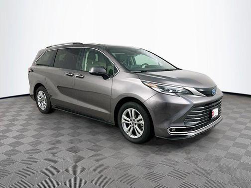 2022 Toyota Sienna Platinum 7 Passenger