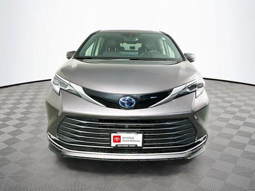 2022 Toyota Sienna Platinum 7 Passenger