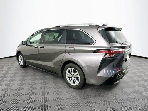 2022 Toyota Sienna Platinum 7 Passenger