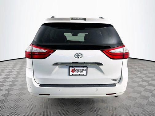 2019 Toyota Sienna Limited Premium