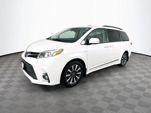 2019 Toyota Sienna Limited Premium