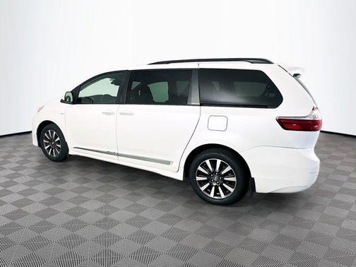 2019 Toyota Sienna Limited Premium