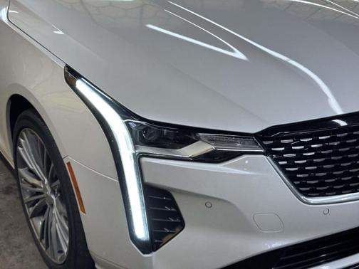 2023 Cadillac CT4 Premium Luxury