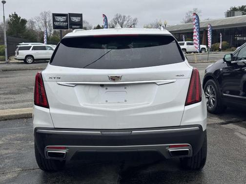 Crystal White Tri-Coat 2025 Cadillac XT5 Premium Luxury