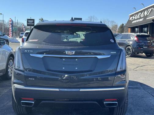 2023 Cadillac XT5 Sport