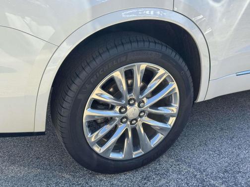 Crystal White Tri-Coat 2023 Cadillac XT6 Premium Luxury AWD