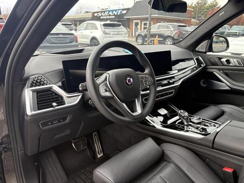 2025 BMW ALPINA XB7 Base