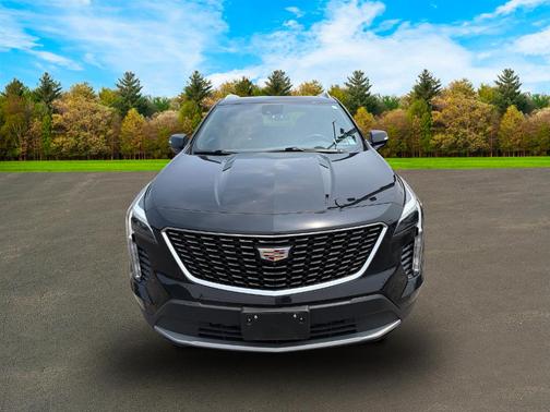 2022 Cadillac XT4 Premium Luxury