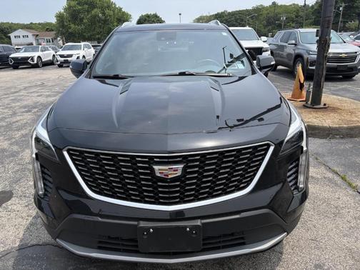 2022 Cadillac XT4 Premium Luxury