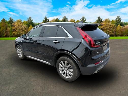 2022 Cadillac XT4 Premium Luxury