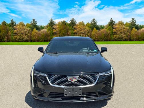 2022 Cadillac CT4 Premium Luxury