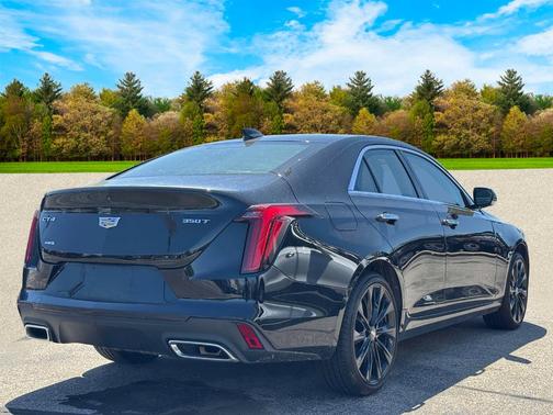 2022 Cadillac CT4 Premium Luxury