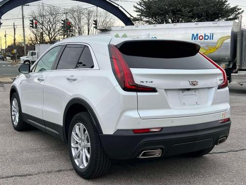 2022 Cadillac XT4 Luxury