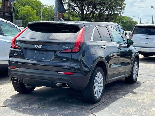 Metallic 2023 Cadillac XT4 Luxury
