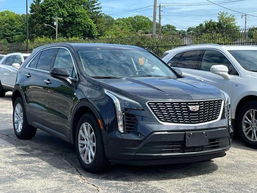 Metallic 2023 Cadillac XT4 Luxury