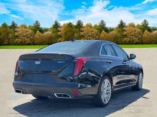 2022 Cadillac CT4 Premium Luxury