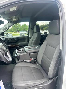 White 2021 GMC Sierra 1500 SLE