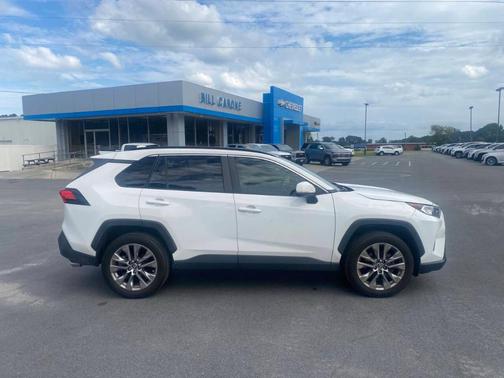 2020 Toyota RAV4 XLE Premium
