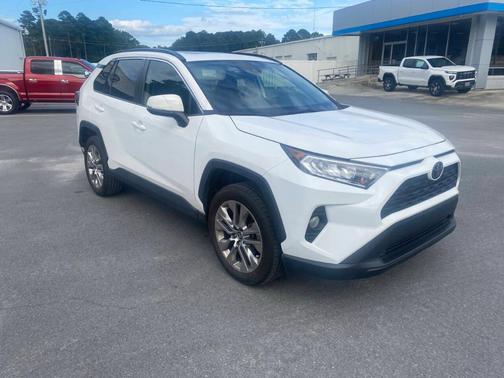 2020 Toyota RAV4 XLE Premium