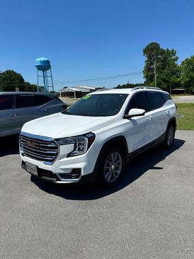 White 2023 GMC Terrain SLT