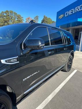 2023 GMC Yukon XL AT4