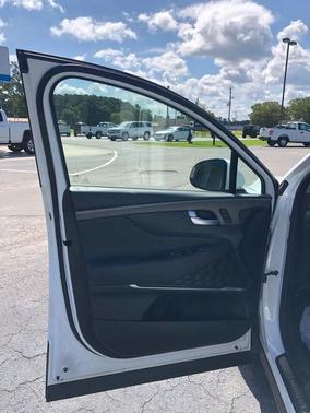 Photo 4 of 15 of 2020 Hyundai Santa Fe Limited 2.0T