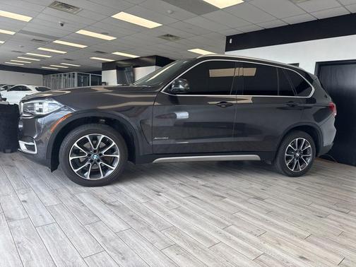 Carbon Black Metallic 2018 BMW X5 xDrive35i
