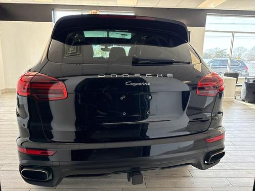 2018 Porsche Cayenne Platinum Edition