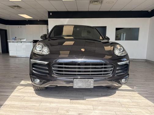 2018 Porsche Cayenne Platinum Edition