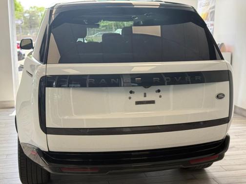 Fuji White 2022 Land Rover Range Rover P530 SE