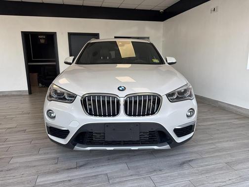 Alpine White 2018 BMW X1 xDrive28i