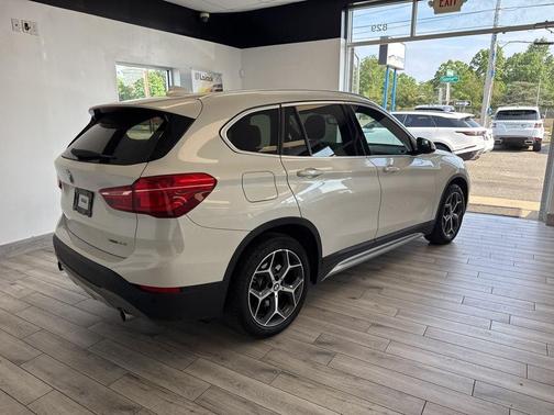 Alpine White 2018 BMW X1 xDrive28i