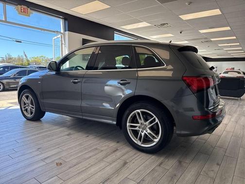 Monsoon Gray Metallic 2016 Audi Q5 3.0T Premium Plus
