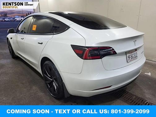 Pearl White Multi-Coat 2023 Tesla Model 3 Long Range