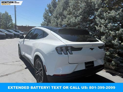 Star White Metallic Tri-Coat 2025 Ford Mustang Mach-E Premium