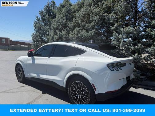 Star White Metallic Tri-Coat 2025 Ford Mustang Mach-E Premium