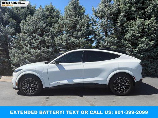 Star White Metallic Tri-Coat 2025 Ford Mustang Mach-E Premium