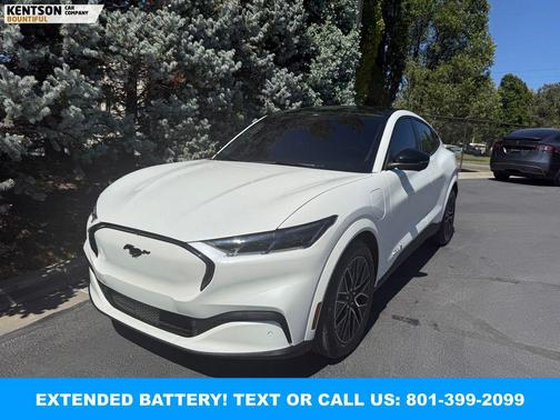 Star White Metallic Tri-Coat 2025 Ford Mustang Mach-E Premium