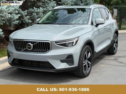 2024 Volvo XC40 B5 Core Bright Theme