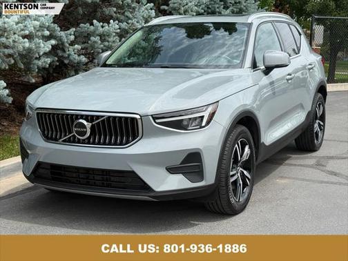 2024 Volvo XC40 B5 Core Bright Theme