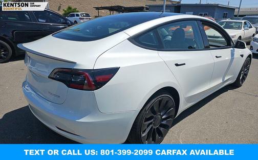 Pearl White Multi-Coat 2023 Tesla Model 3 Performance