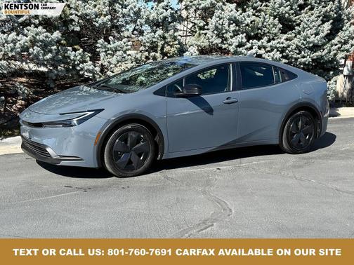 2025 Toyota Prius LE